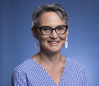 Teresa Robertson Ishii headshot