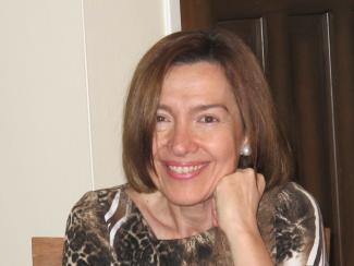 Voula Tsouna headshot